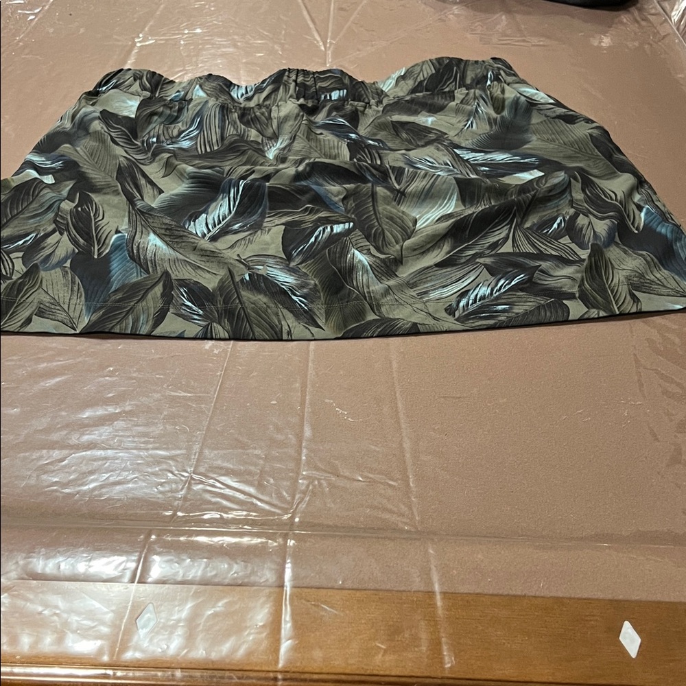 Elegant Leaf Print Skirt - Picture 1 of 1